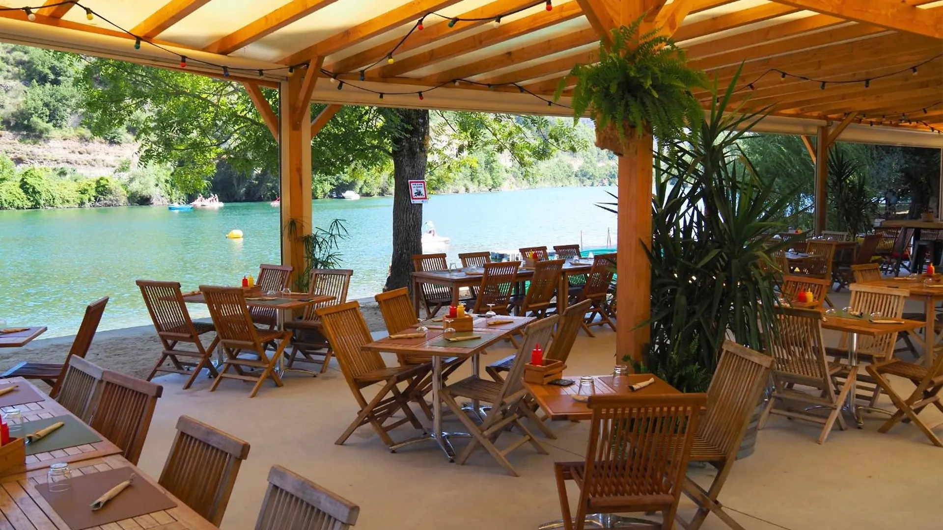 Camping De La Base Nautique Saint-Rome-de-Tarn Kemping